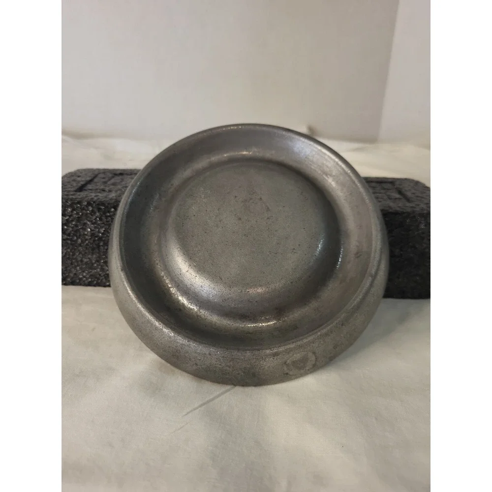 Marlboro Unlimited Round Metal Ashtray Silver & Black Train